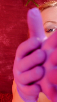 วิดีโอ ASMR ถุงมือไนไตรล์สีม่วง