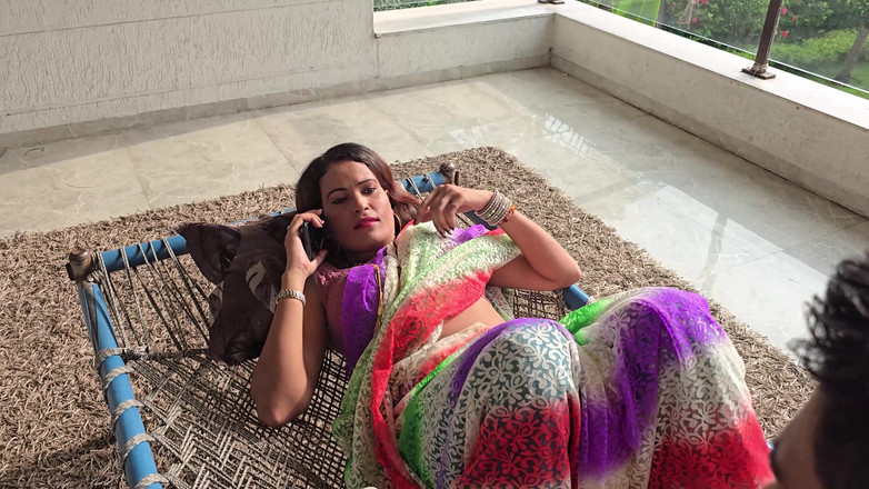 Madhu bhabhi 69: Une femme mariée indienne trompe son mari et baise avec...