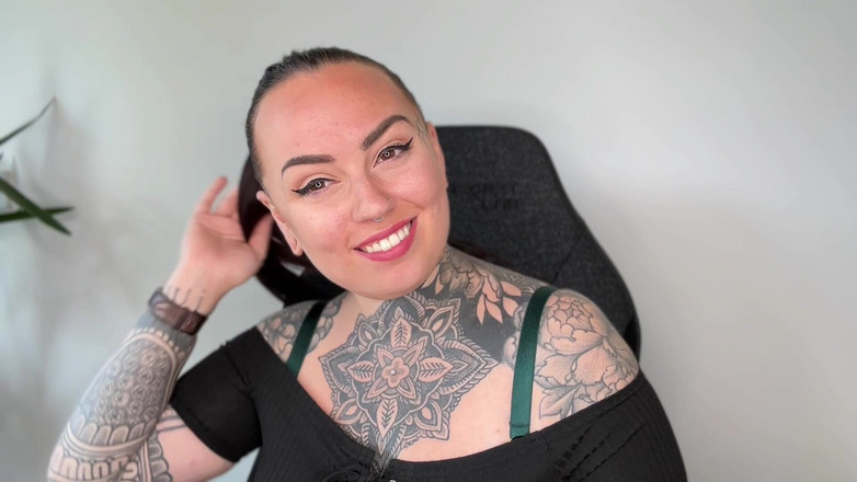 Miss Valentina: Bohatý Findom Brat Brag