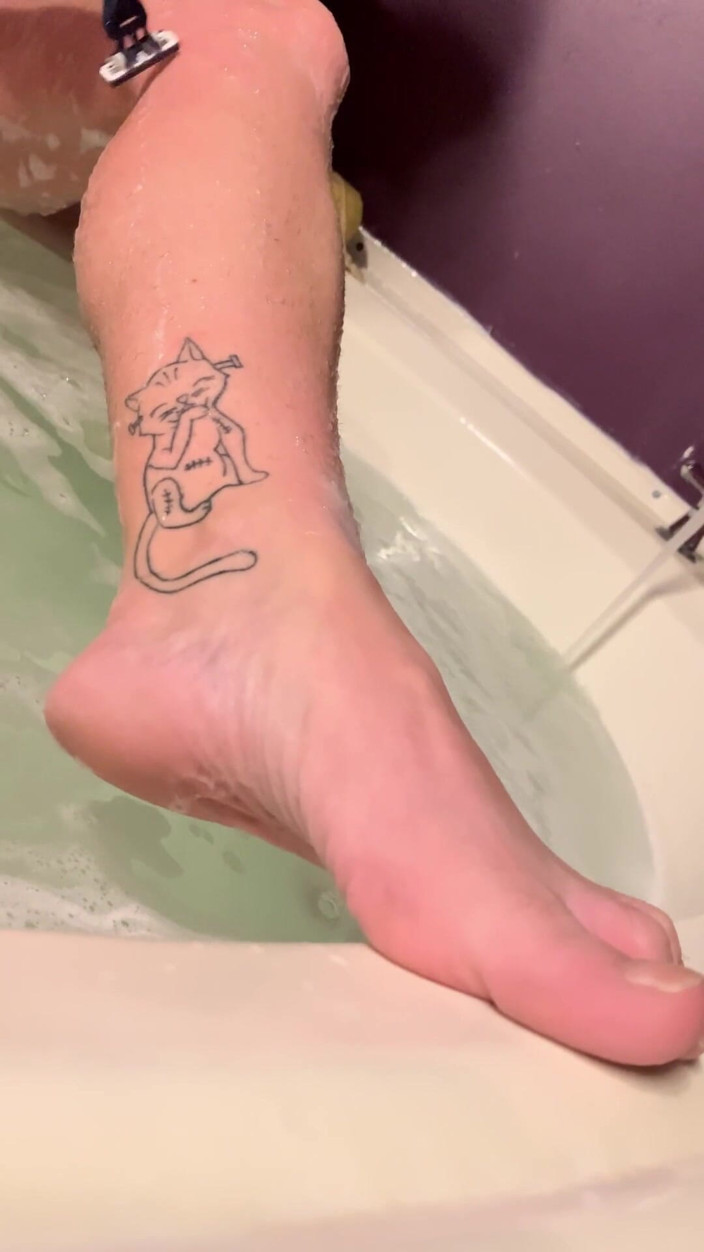 Farmers Wifey: Shaving Pussy &amp; Legs, Erotic Sensual School Teacher