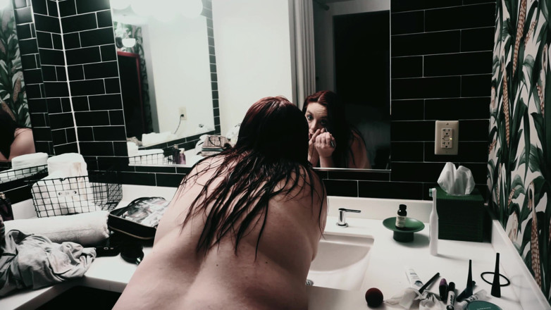 SexyNEBBW: Bathtub getting ready for the day
