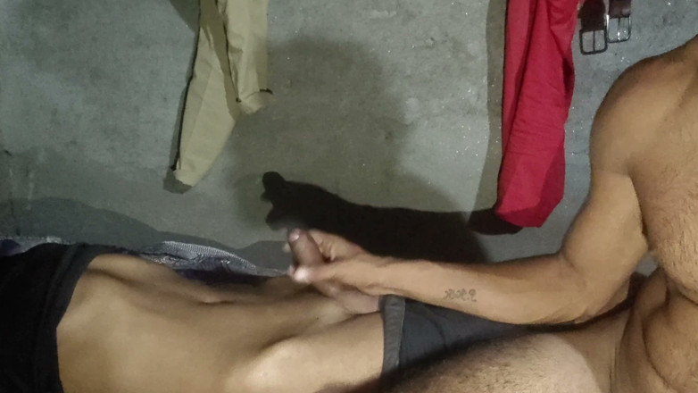 Damniraj: Um cara local dá ao amigo uma foda quente e...