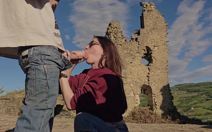 Tate: Amateur Whore Wants Cock at Outdoors Deepthroat with Stranger