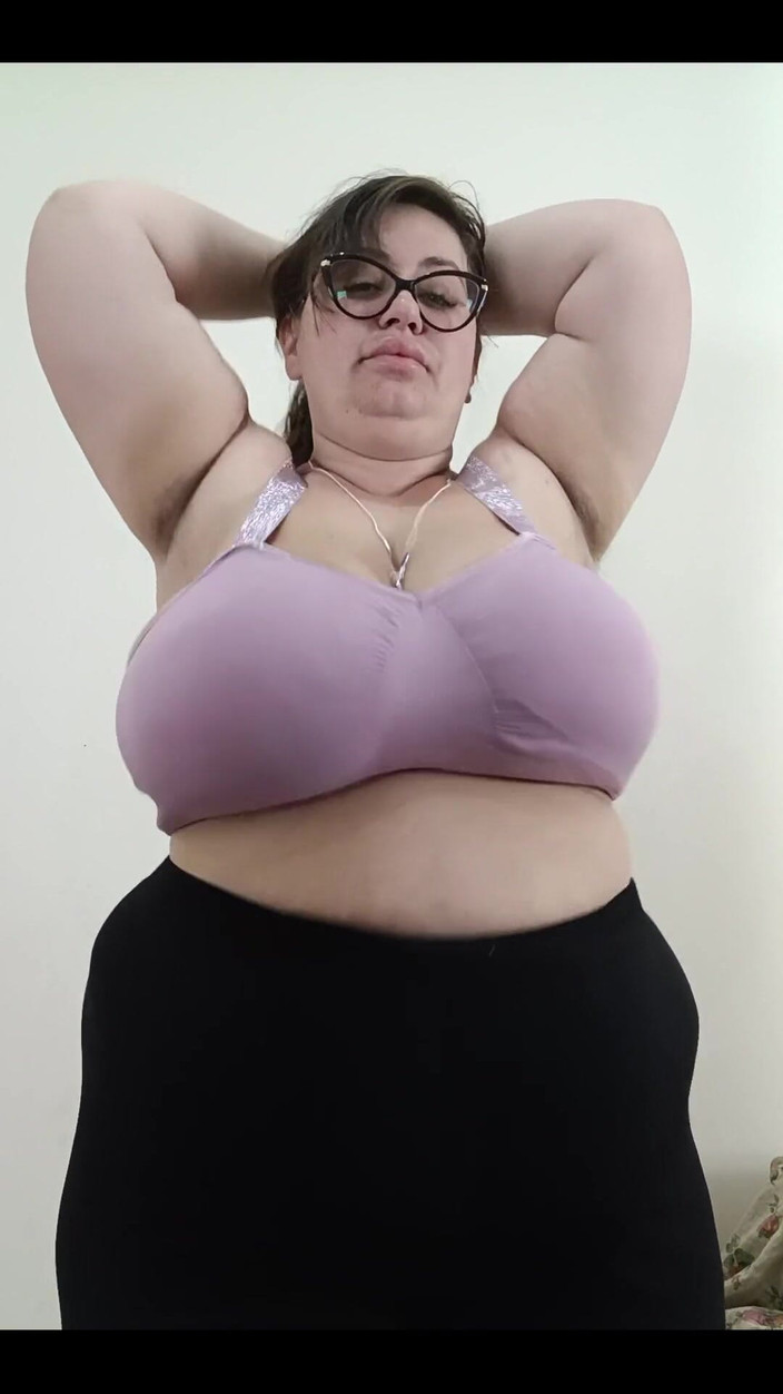 Nina Doll: Sânii mei uriași