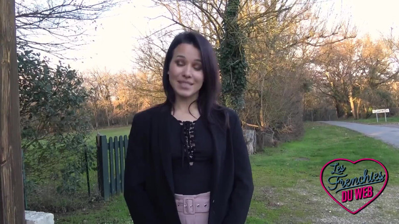 The Frenchies of the web: Melia, una ragazza monella alla scoperta dei piaceri della carne