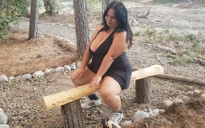 Mommy&#039;s fantasies: Al aire libre fantasía bbw