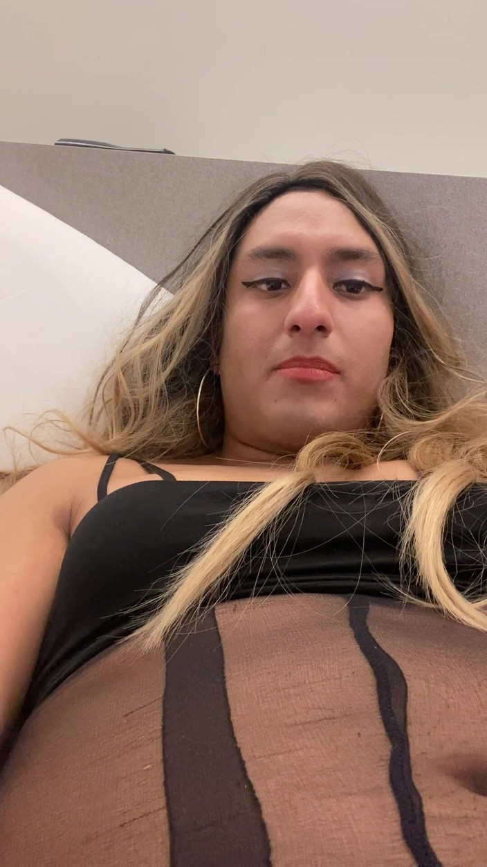 Natalia Valera: Eu me masturbo e bebo meu próprio gozo