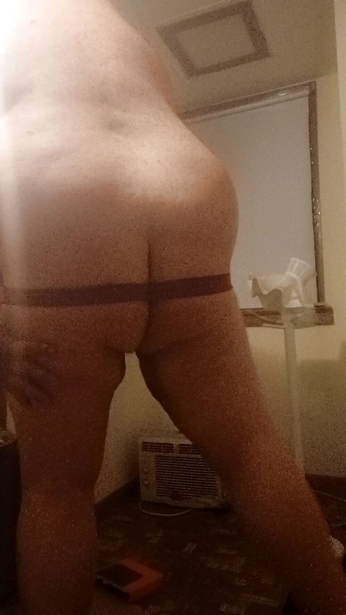 Mofo2121: Mofo2121 im höschen spielt mit seiner schwanzpumpe und ringen