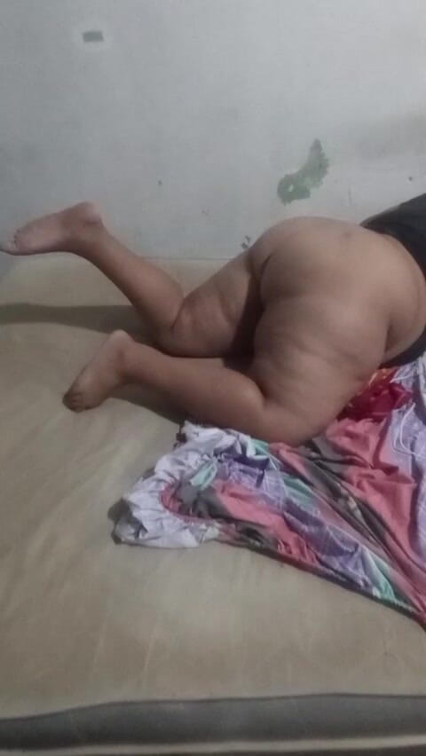 Gordita Culo Rico: Děvka mé nevlastní matky mi saje ptáka a já nakonec...