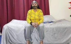 Sexy Pakistani Sexy Lady Fucking Pussy by Dildo with Sexy Urdu Talks