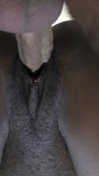 Memek sempit cewek kulit hitam dientot gaya doggy sama kontol besar pria kulit hitam sampai dicrot di dalam