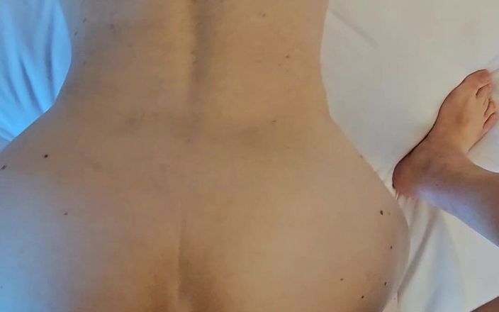Sofy13: Otro día buscando a un extraño para follarme en el...