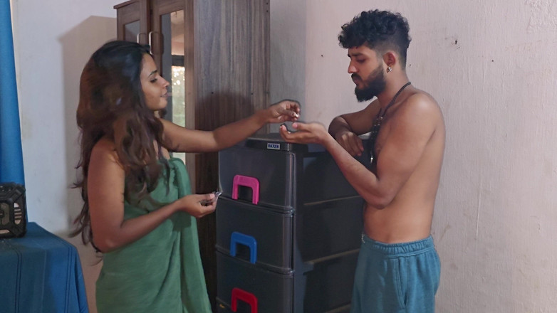 Shashi X: hårdhänt sex av en styvbror med sin sexiga desi styvsyster