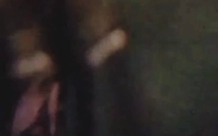 Me and my new slut: stara macocha lubi się masturbować podczas rozmowy wideo