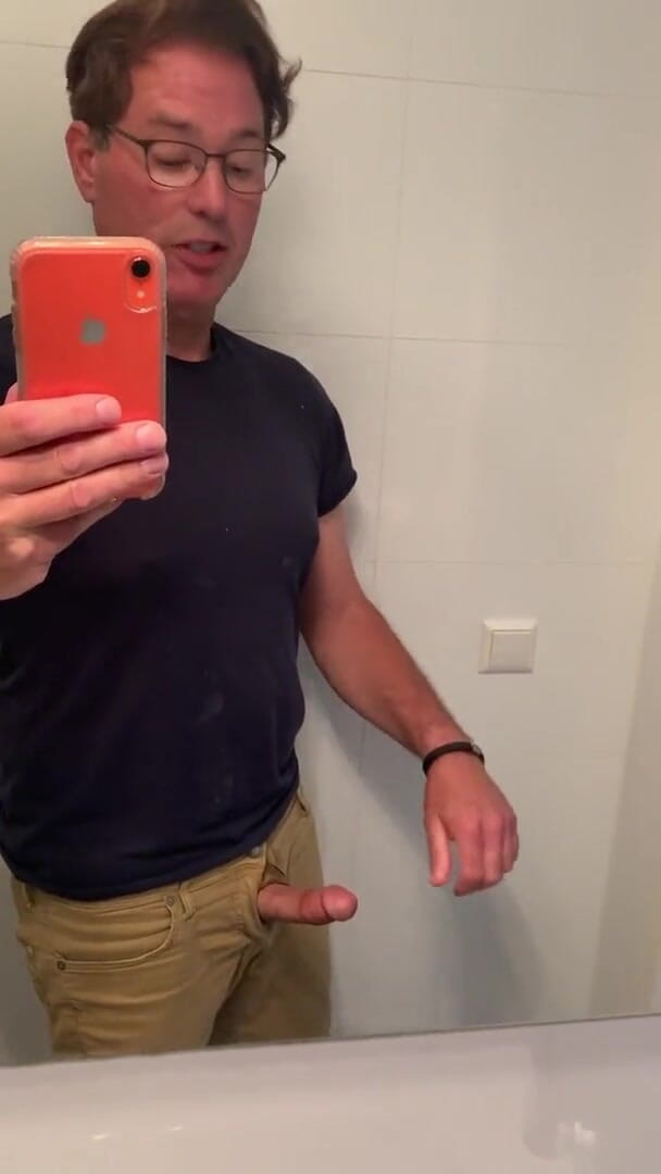 TJenner: Bugünün azdırma seansı, kırmızı, zonklayan yarağımı gösteriyorum