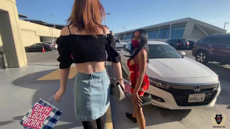 Rome Major: Rome Major Finds 2 Hot Sluts At Local Mall!!