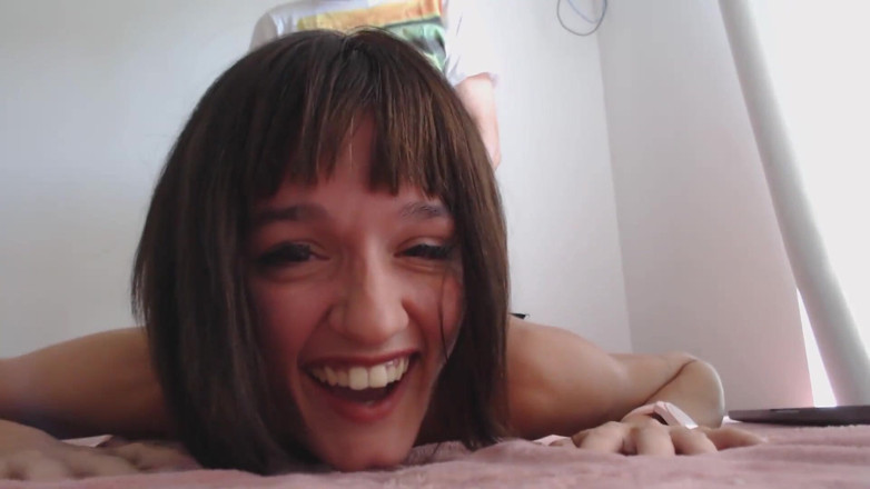 Miss Nicole: Une jolie fille se fait baiser avec éjaculation
