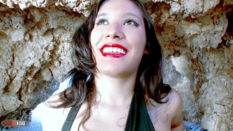 MMM100: Dolce Elektra : baise à la plage avec la belle Arabe Dolce...