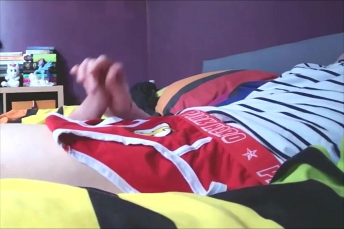 Gay Scottish twink Sammy Andrews: Sammy Andrews кончает в нижнем белье супергероя