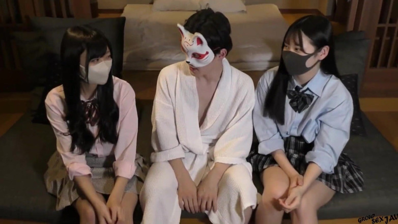 Asian happy ending: Frumuseți în trei și uniforme