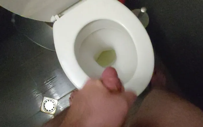 GaTo: Piss and Jerking