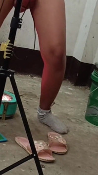 Nos quitamos su ropa y hicimos un video desde dentro de la manta
