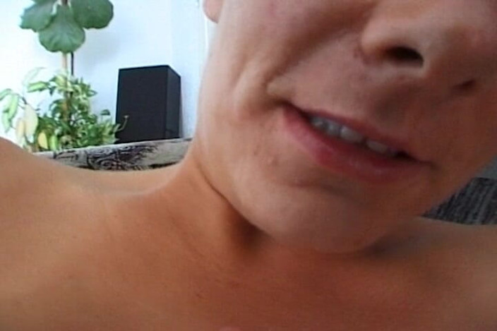 German amateur couples: これはドイツの女性が自分のおもちゃを使うソロセッションです