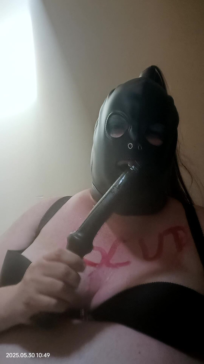 Stephanie-Nicole-TV: Bbw-tv neukt zichzelf met een dildo