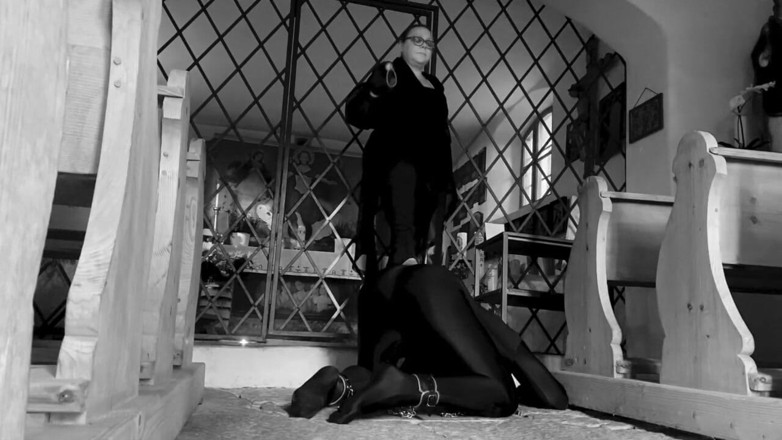 Mistress April: Dominatrix mistress April - the confessional