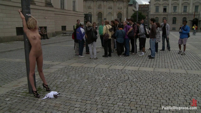 Public Disgrace by Kink: Šukání zdarma