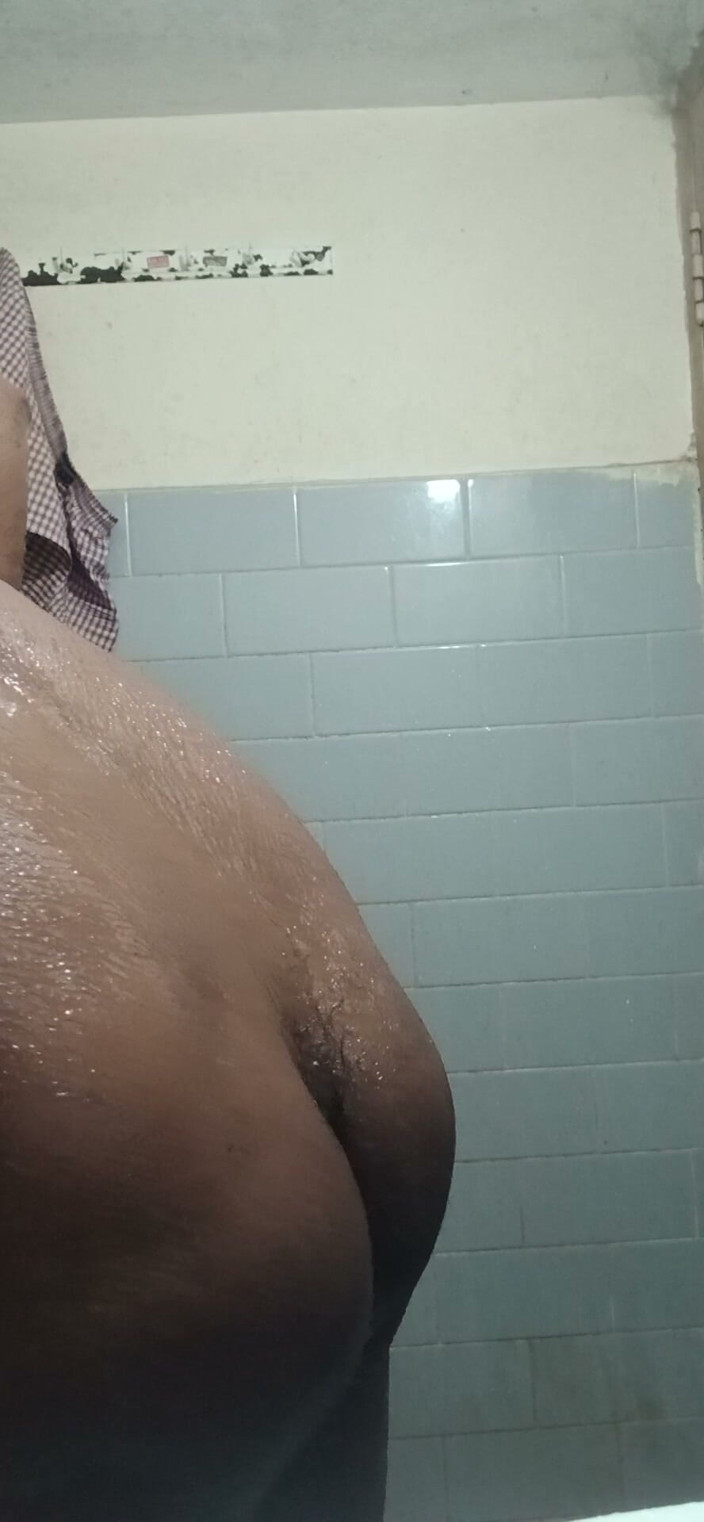Baddiehotnew: Bathing and Ass Show