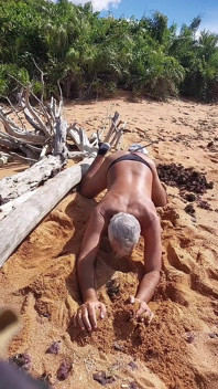 Ladysilva en bragas en la playa, qué culo caliente