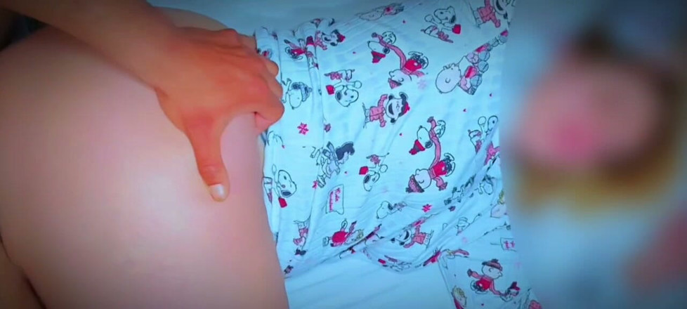Latincurvyredhead: Perverted Stepbrother Walks Into His Stepsister's Room to Give Her...