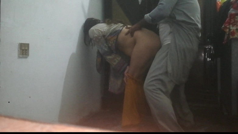 desi boy 418: 妻の義理の妹弄に彼女の家