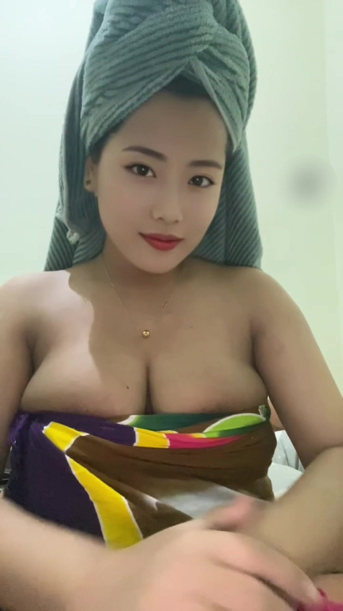 Naylalala: When I'm Alone in the Room, I'm Really Horny