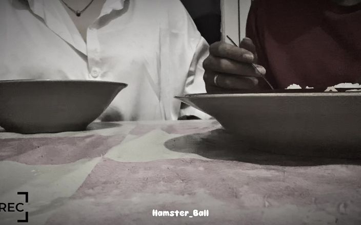 Hamster_Ball: ヌードルレストランでTinderガールフレンドと手コキ、アウトドア!!