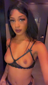 On the Set of Gloryhole Swallow