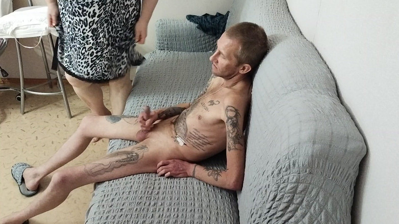 Zona901: Mia moglie mi guarda scopare mia suocera in bocca e...