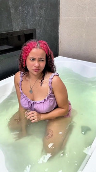 Týdenní kompilace prdů Burp Venku pole dance Latex Ass Prděvky