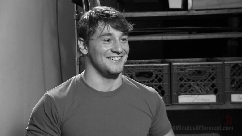 30 Minutes of Torment: Biseksüel jimnastikçi 30mt meydan okumasını alıyor