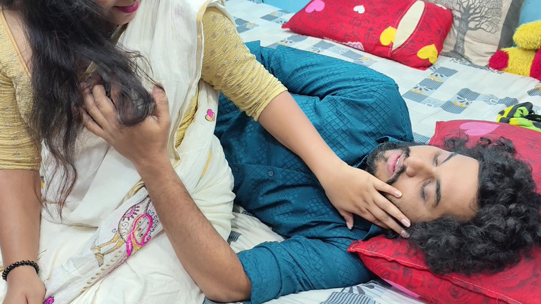 Vaigavarun45: Cuplu Kerala Malayali Muie la locul de muncă și linge pizda în...