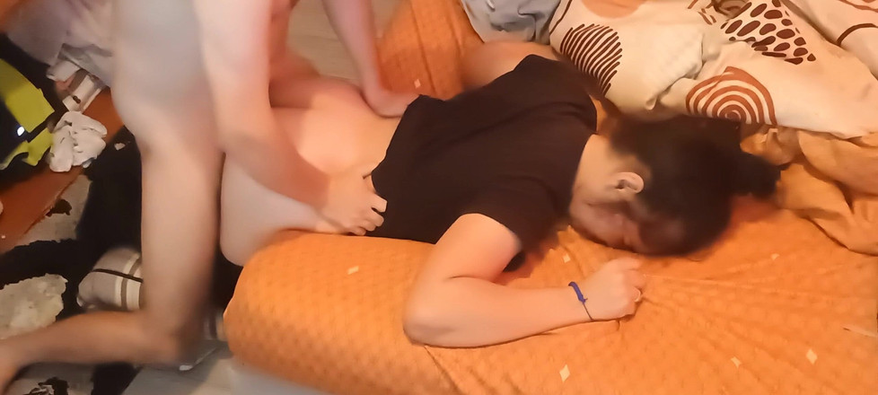 Ionut899: Styvpappa använder min fitta för att låta dig gå lös...