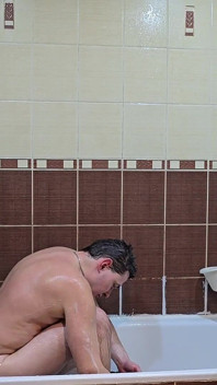 Después De Correrme Masivamente Sobre Mí Mismo, Tuve Que Tomar Una Ducha