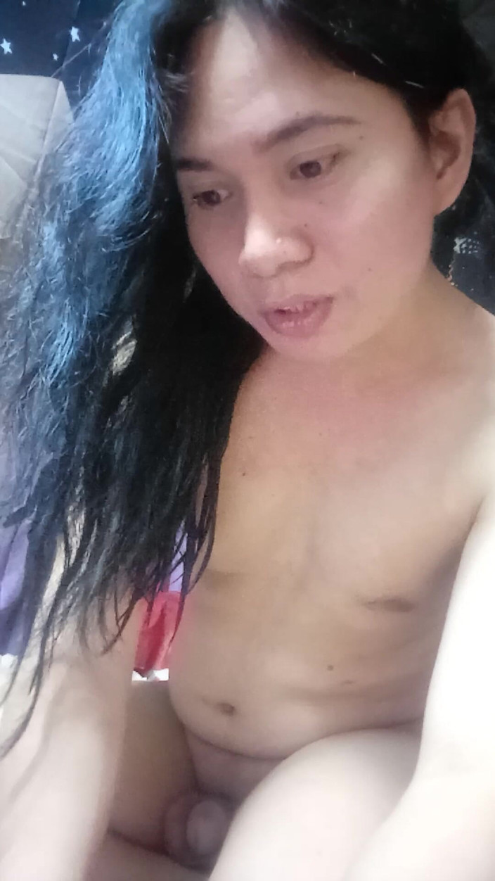 Reynaldo6: 我应该告诉他，我的房间里需要他，即使只是我们两个人在这里。