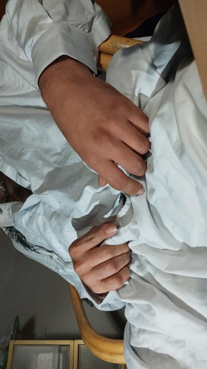 SmokedAlloy2: Dirtyjunkbro oblečený jako Afghánec, si hraje s jeho špinavý penis