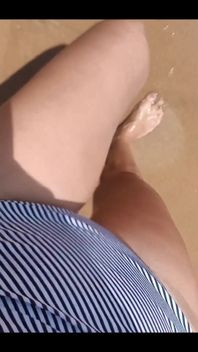 Pee Spotting the Beach
