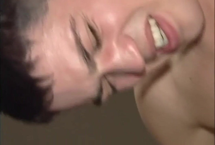 Gay X: Two young gays have fun ..(no condom)