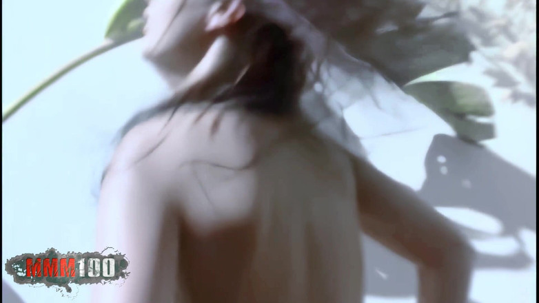 MMM100: 완벽한 몸을 가진 슈퍼 젊은 프랑스 소녀 Carla, 젖고 벌거벗은