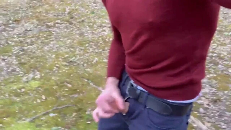 TJenner: Eu masturbando e esguichando porra em meus jeans no parque!