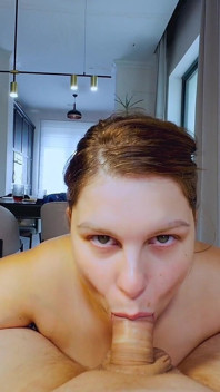 Ma Femme Sexy Prend Ma Bite Au Fond De La Gorge Jusqu’à Ce Que Le Sperme Lui Frappe La Gorge